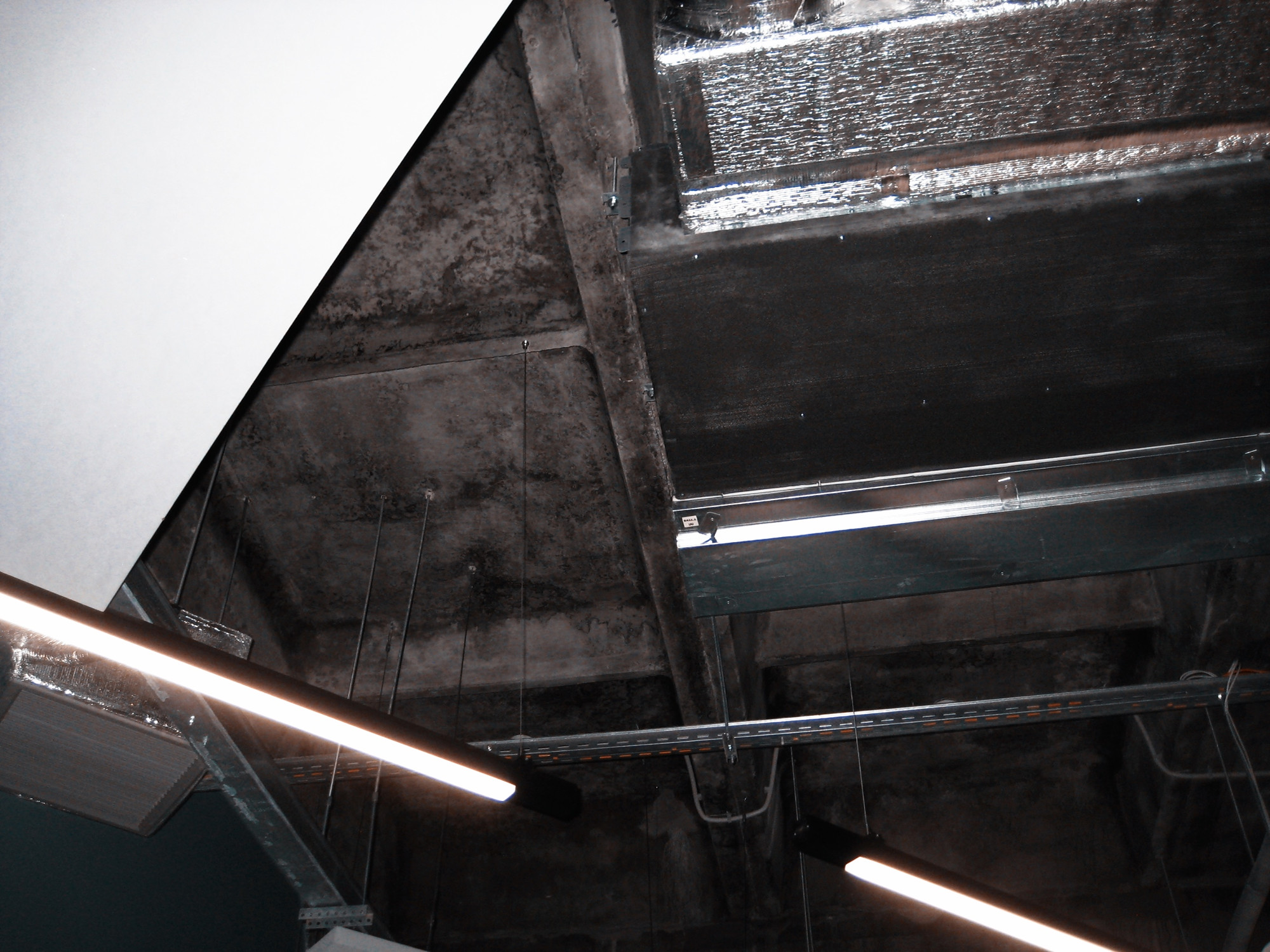 Lights - Canon IXUS 70, photo 6